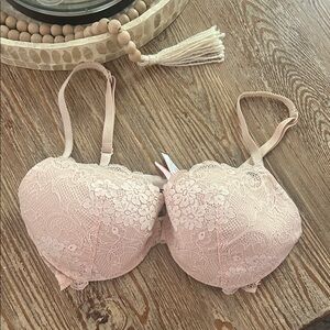 Lace Push-Up Bra in Blush Pink